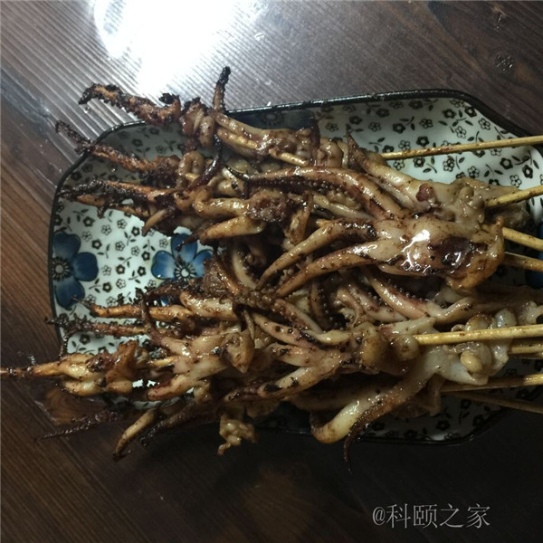 科頤辦公專業(yè)修機(jī)器的蔡師傅，搖身變專業(yè)燒烤師傅了-科頤辦公