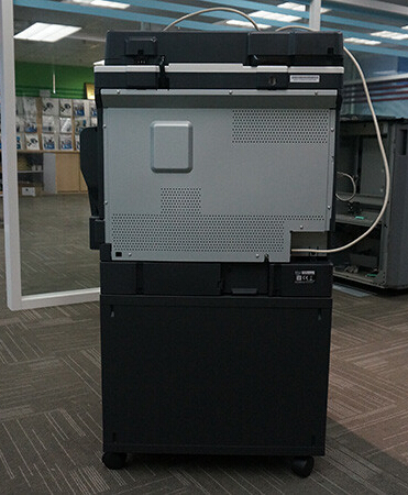 柯尼卡美能達(dá)306的機(jī)身左面-科頤辦公